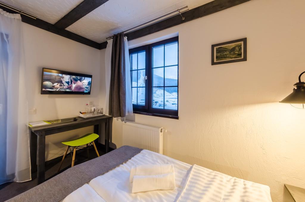 Crepdechine Otel